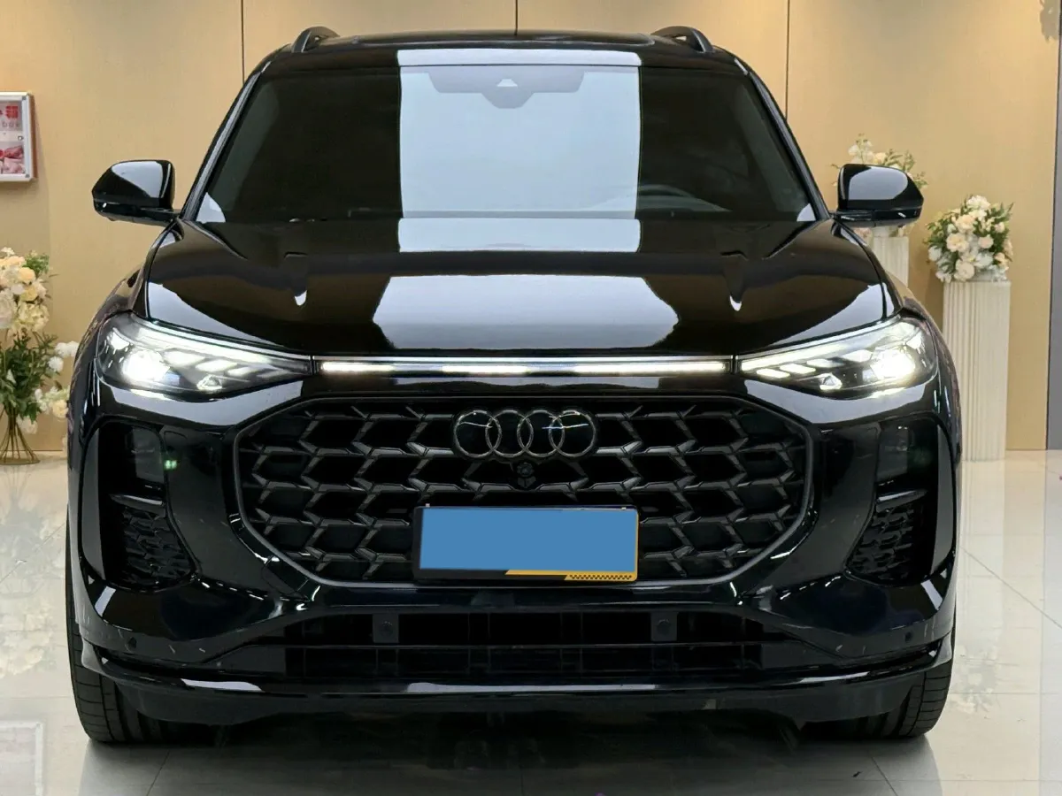 2024 Audi Q6 2.0T 265HP L4 7DCT,autocango,china used car exporter,china ev exporter,chinese used car exporter,chinese used ev exporter