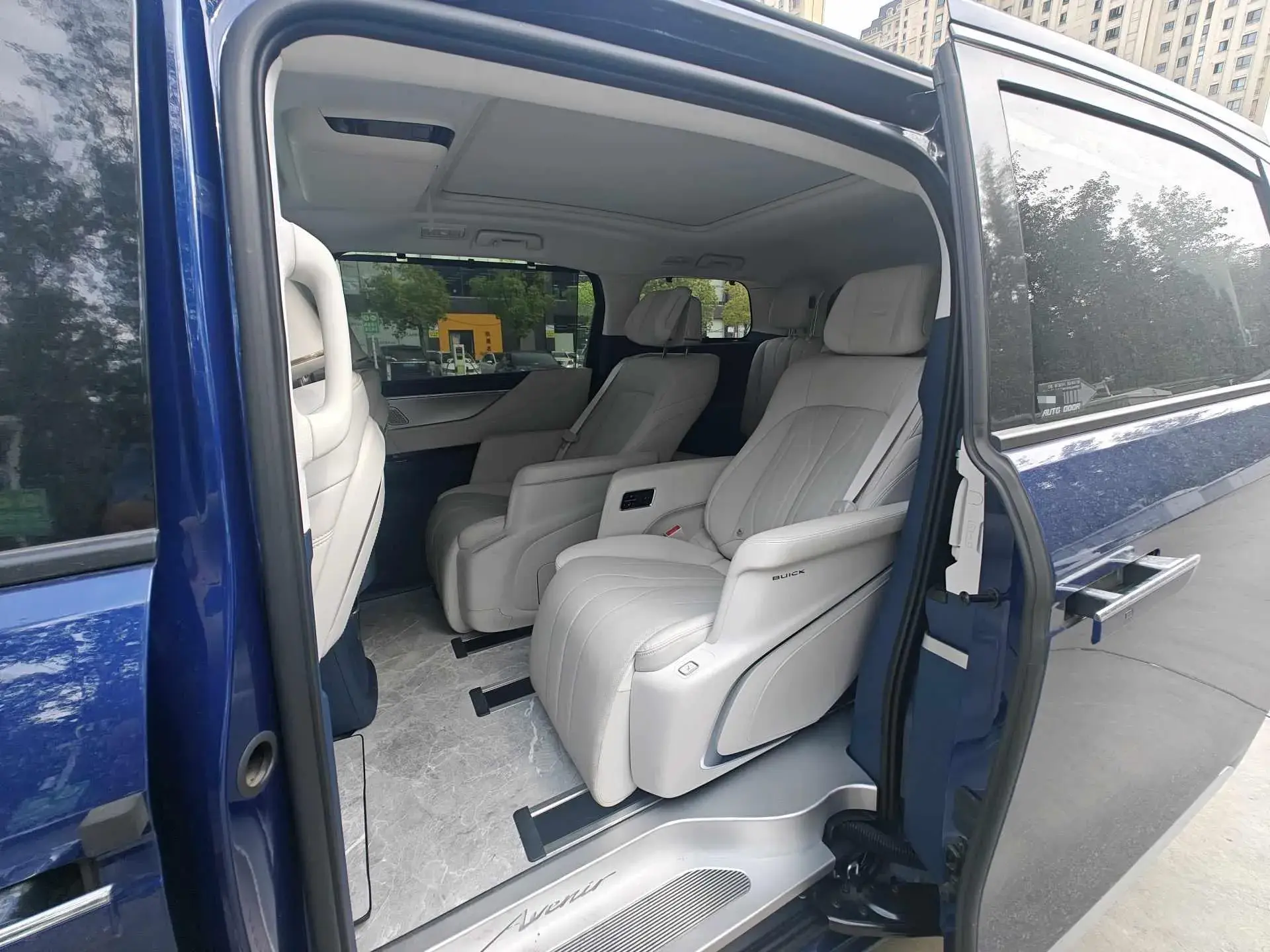 2024 BUICK GL8 thumbnail 3