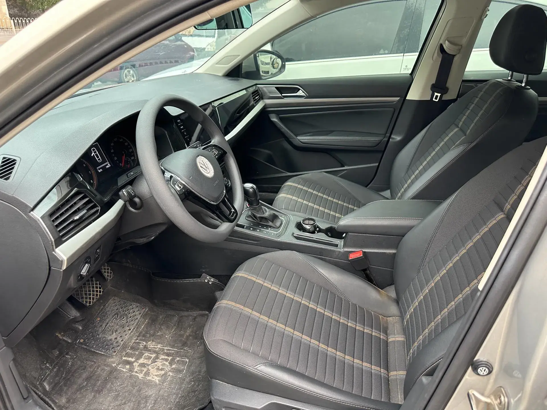 2021 VOLKSWAGEN LAVIDA thumbnail 4