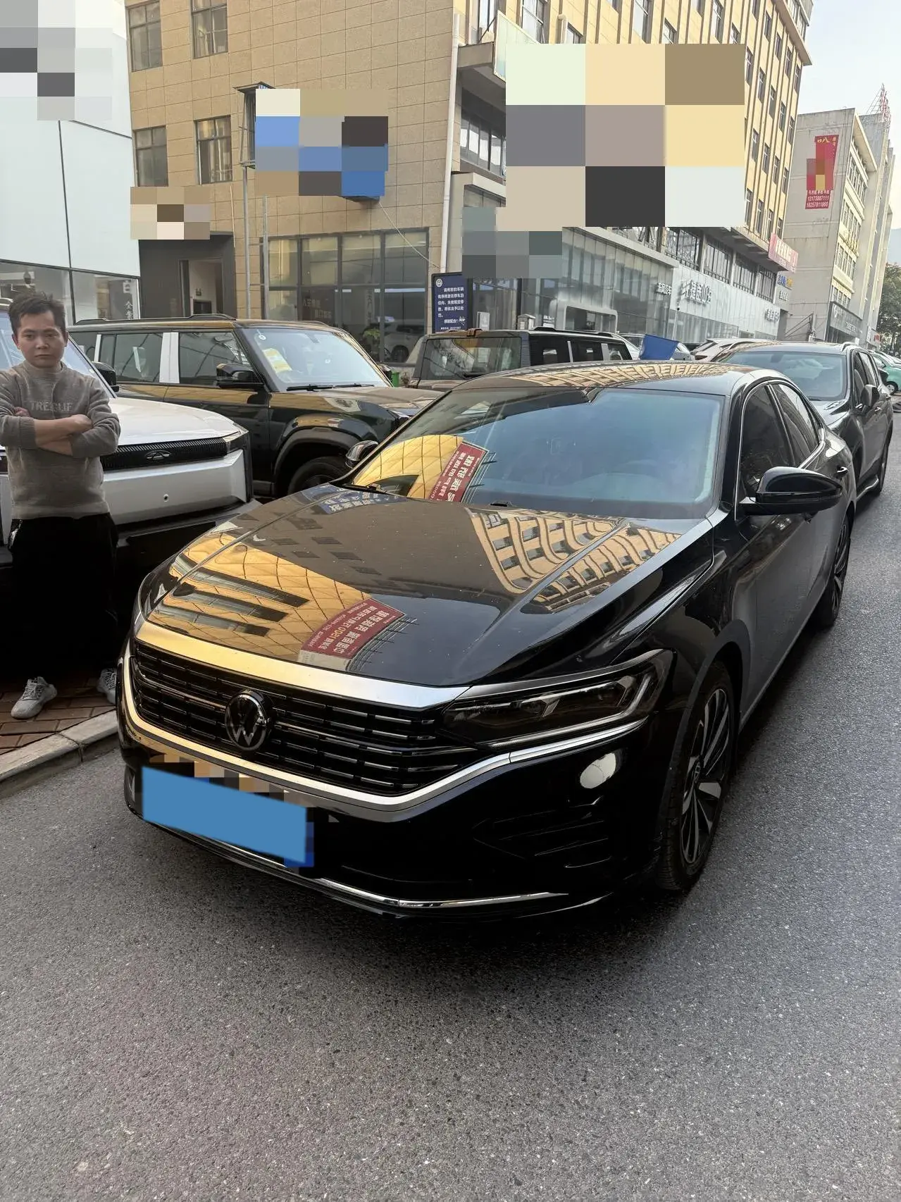 2023 VOLKSWAGEN PASSAT view 1