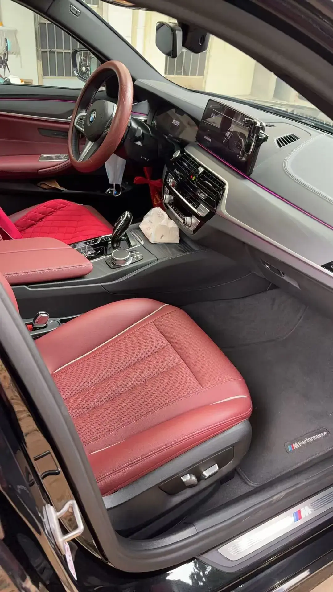 2021 BMW 5 thumbnail 3