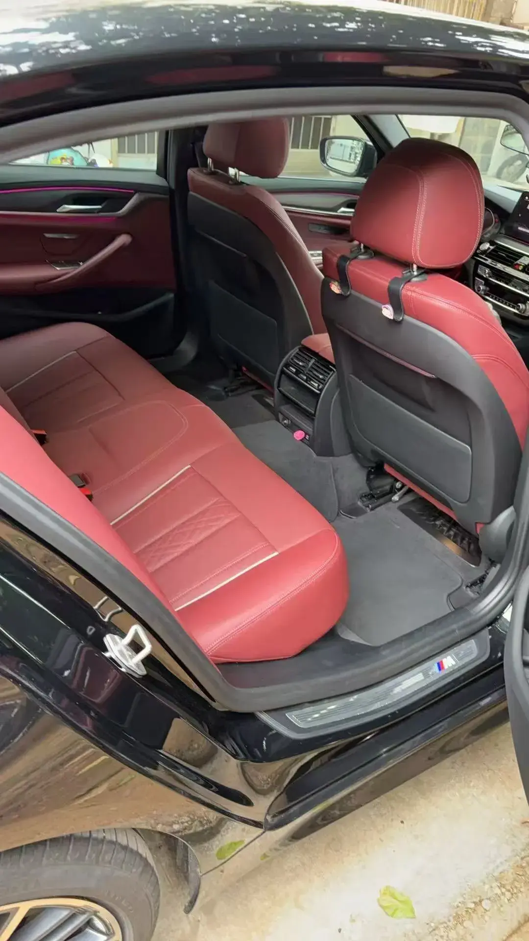 2021 BMW 5 thumbnail 4