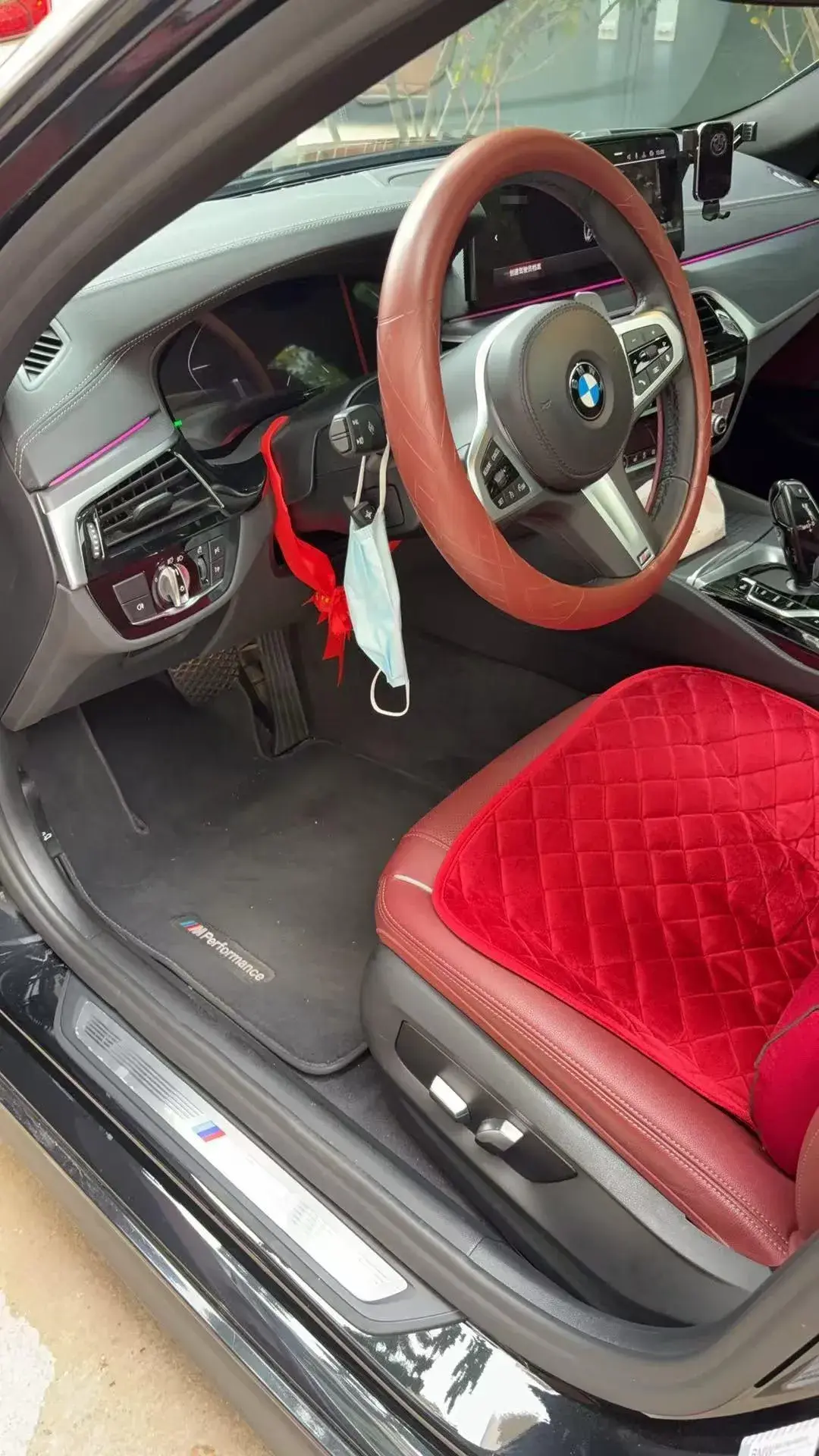 2021 BMW 5 thumbnail 2