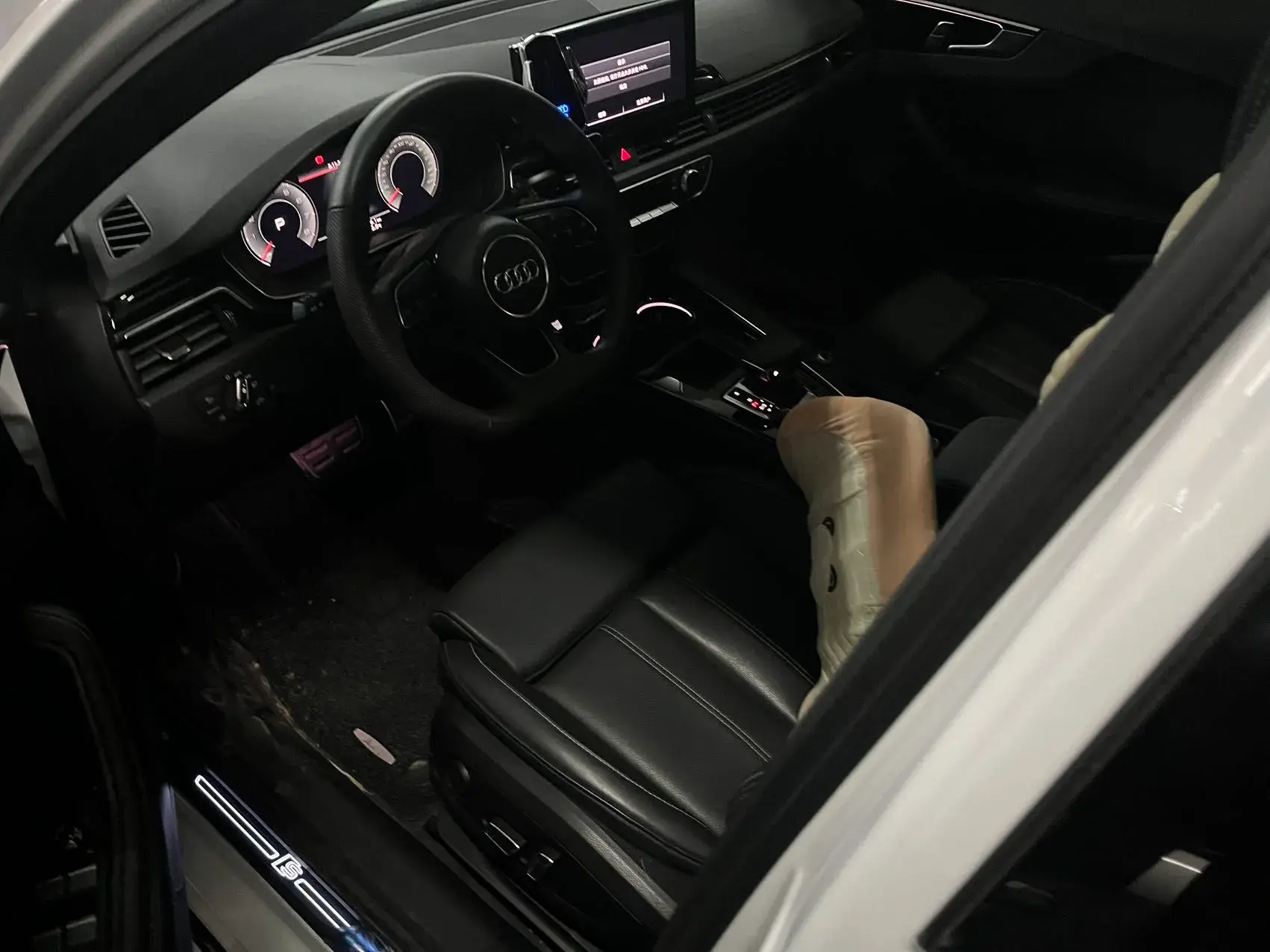 2024 AUDI A4L thumbnail 4