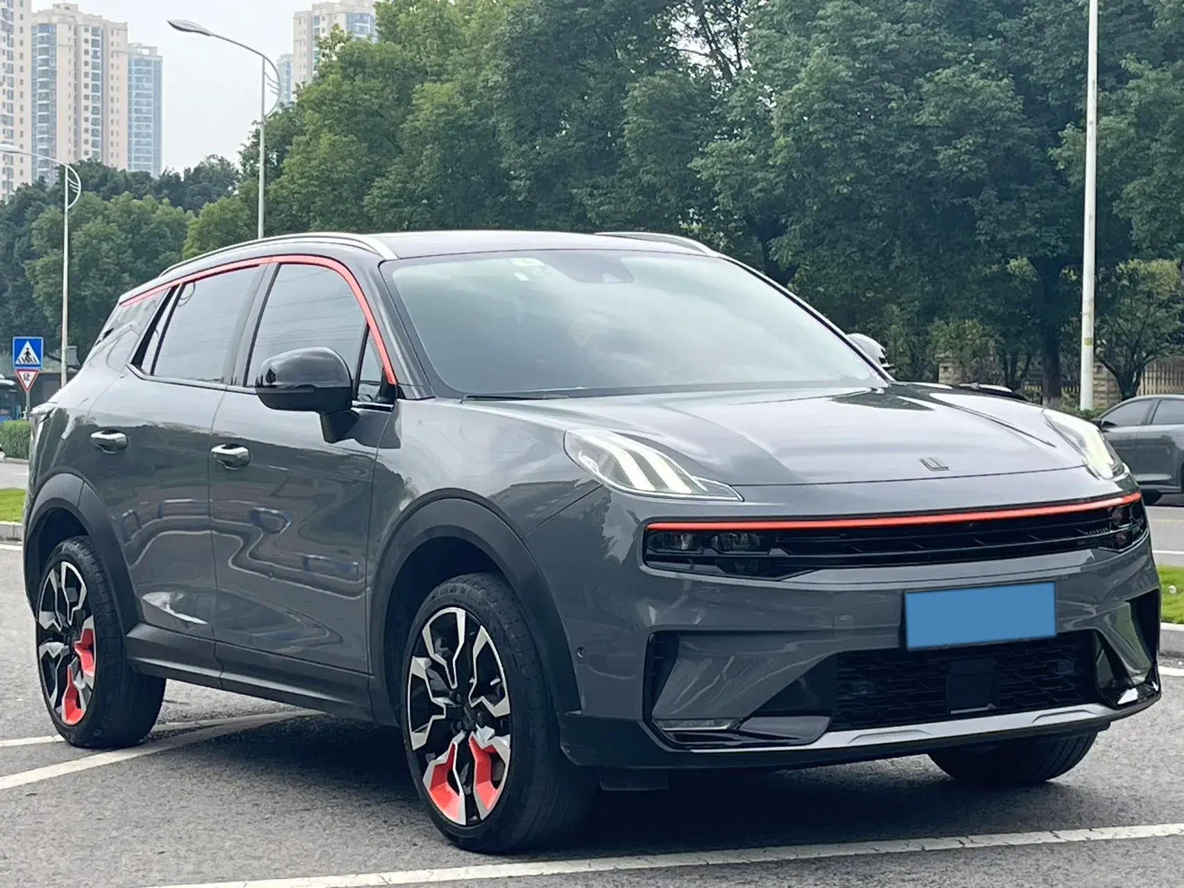 2020 LYNK&CO 06 thumbnail 3