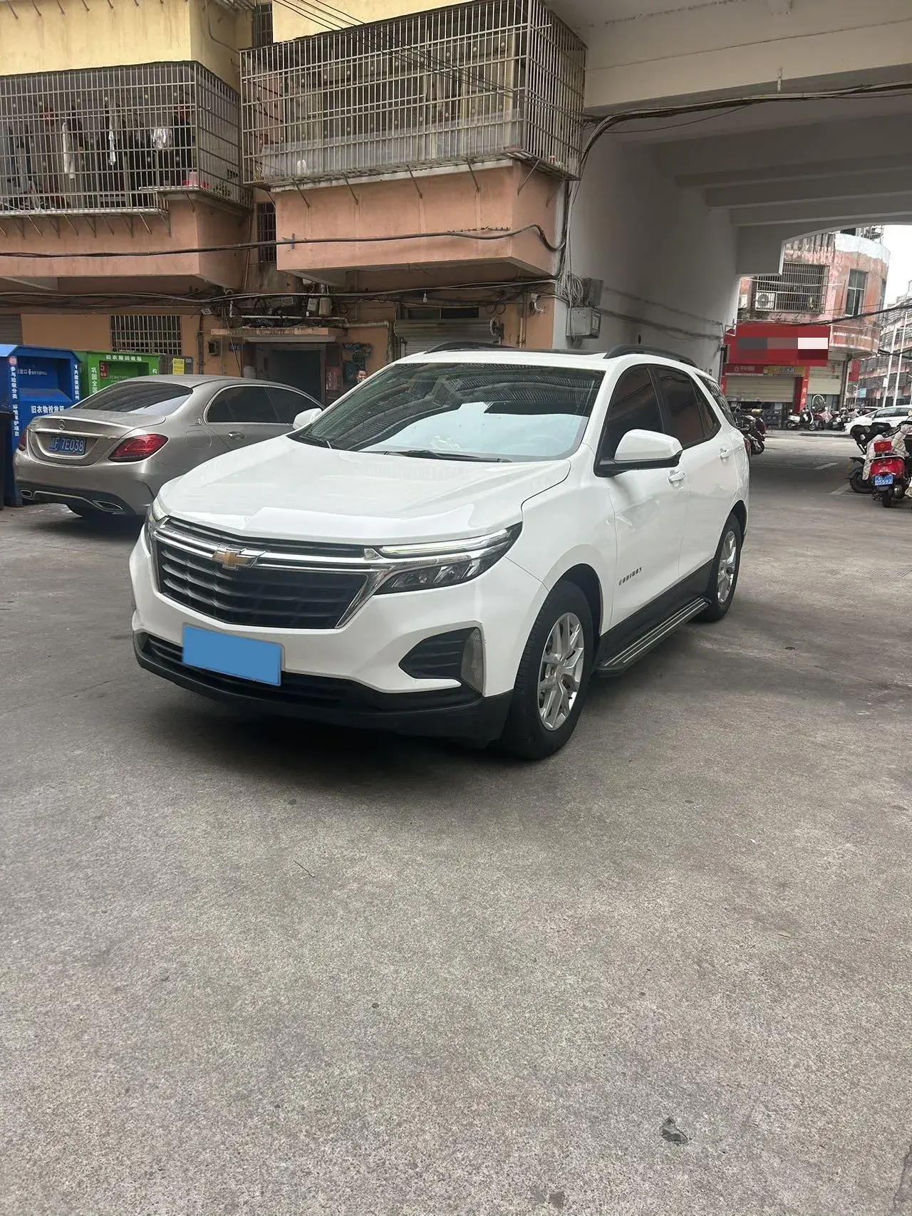 2022 CHEVROLET EQUINOX view 1