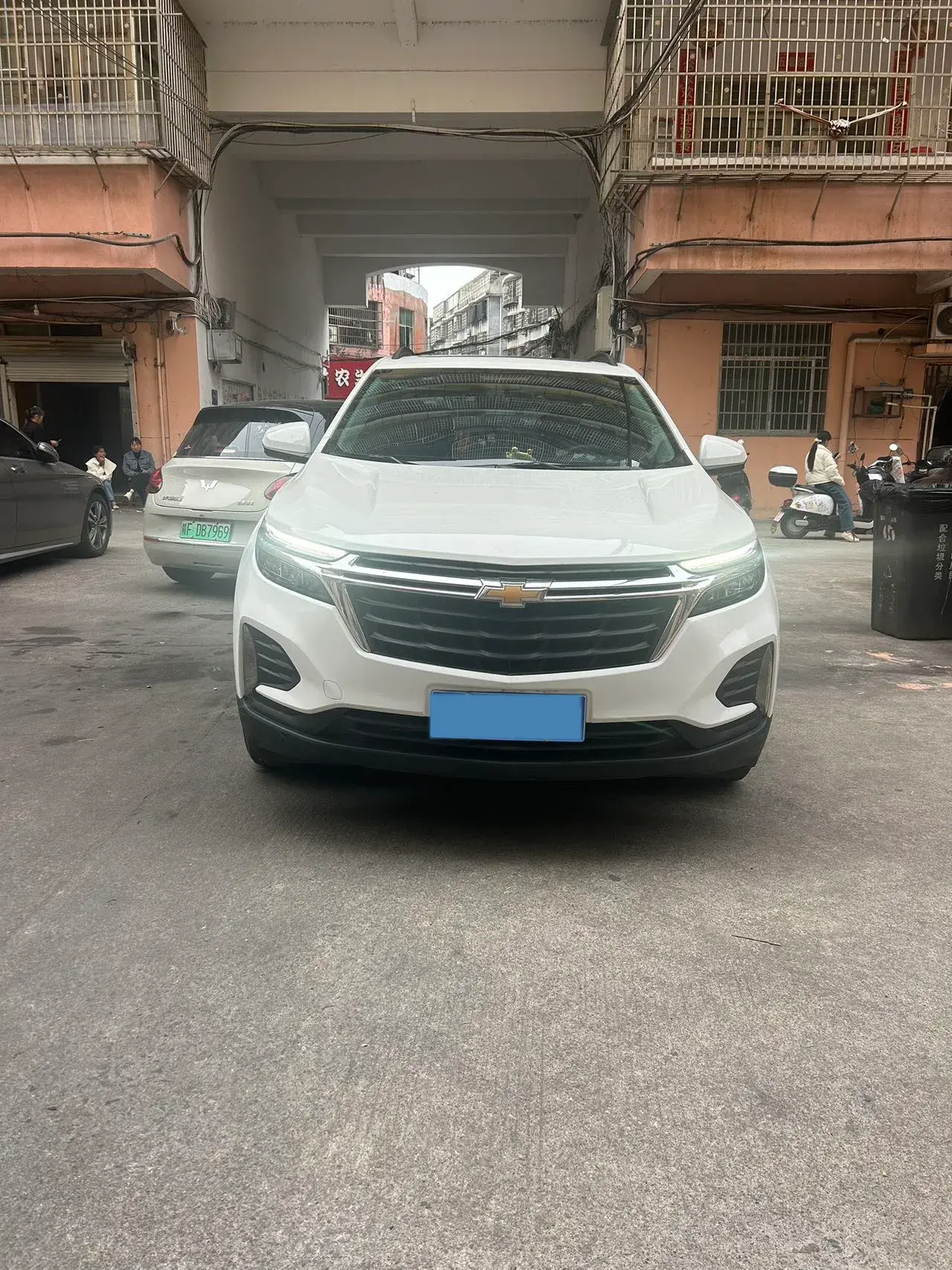 2022 CHEVROLET EQUINOX thumbnail 2