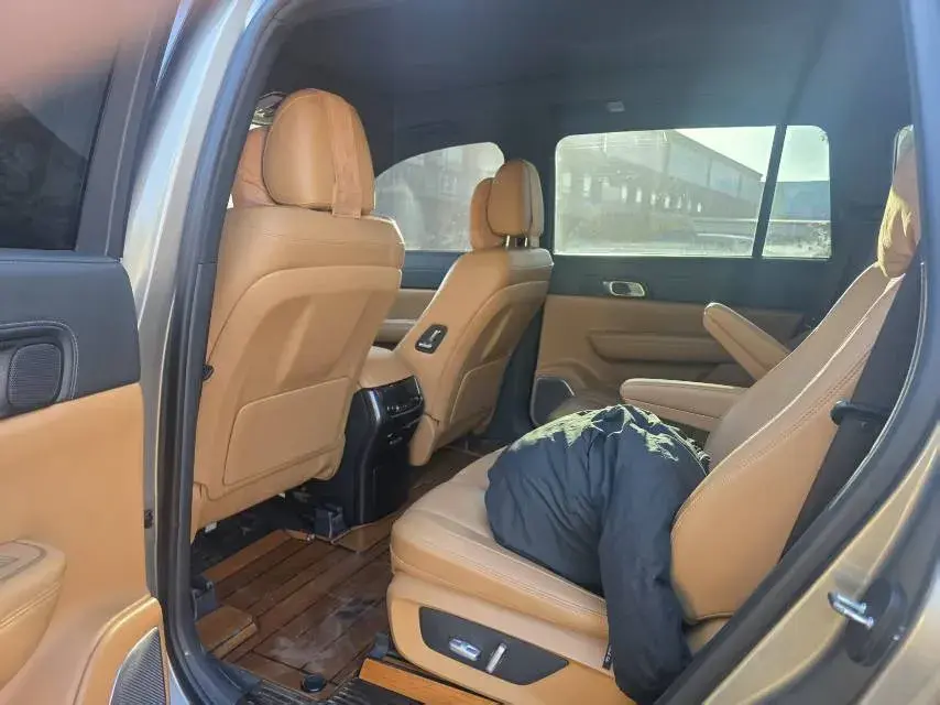 2020 LI ONE thumbnail 3