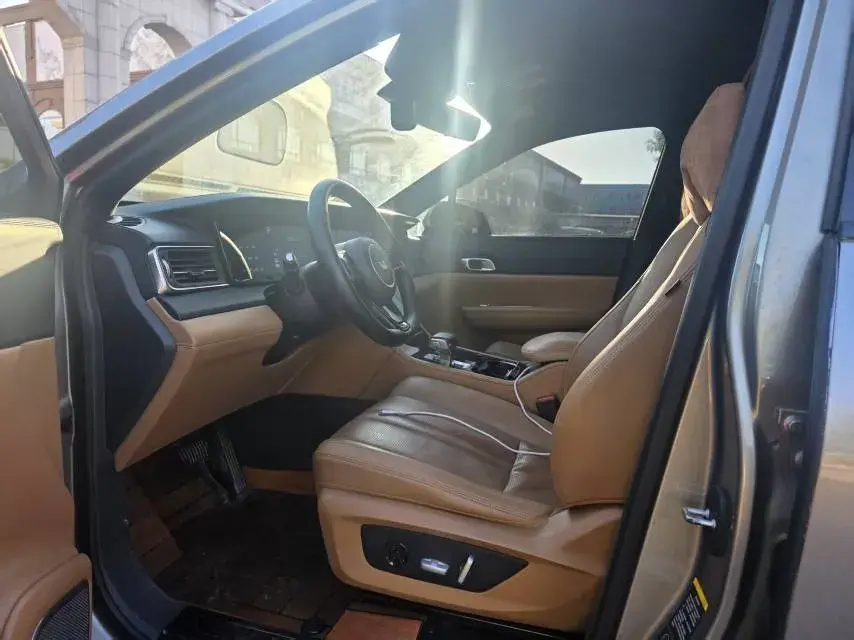 2020 LI ONE thumbnail 4