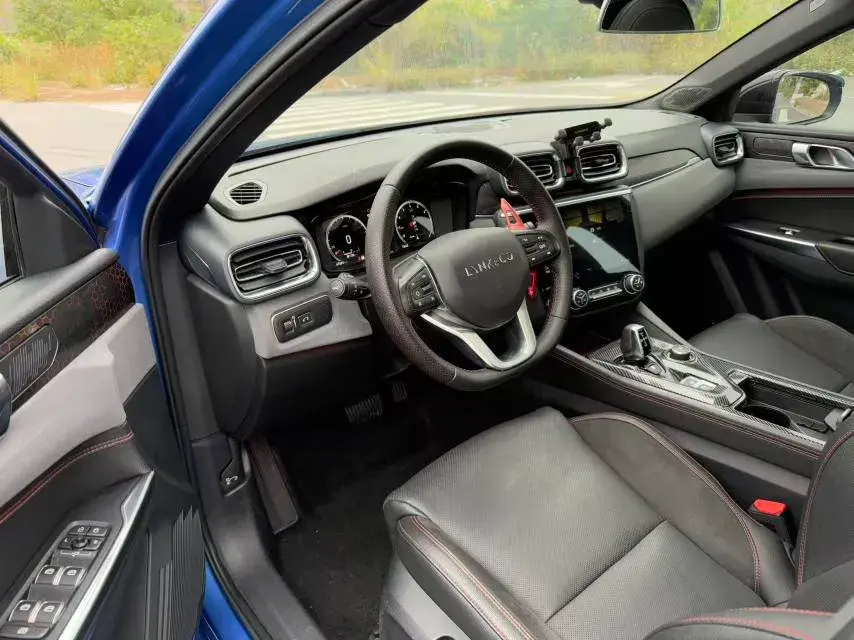 2019 LYNK&CO 03 thumbnail 4