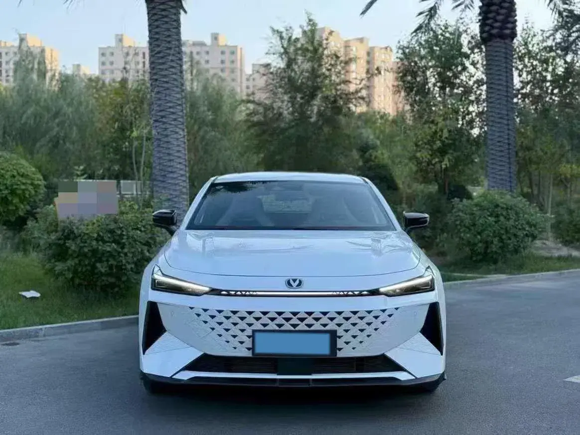 2024 CHANGAN UNI-V thumbnail 2