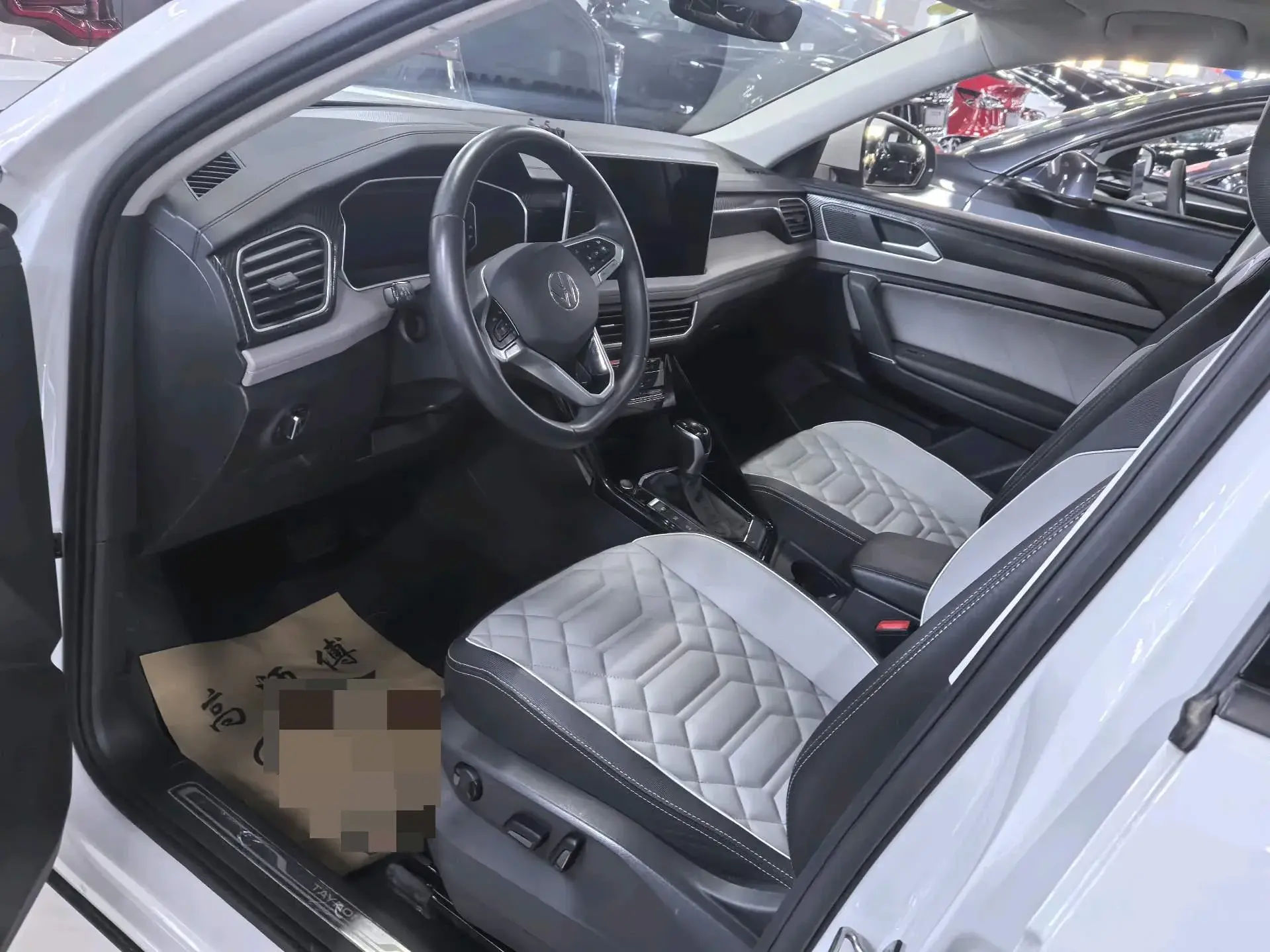 2023 VOLKSWAGEN TAYRON thumbnail 2