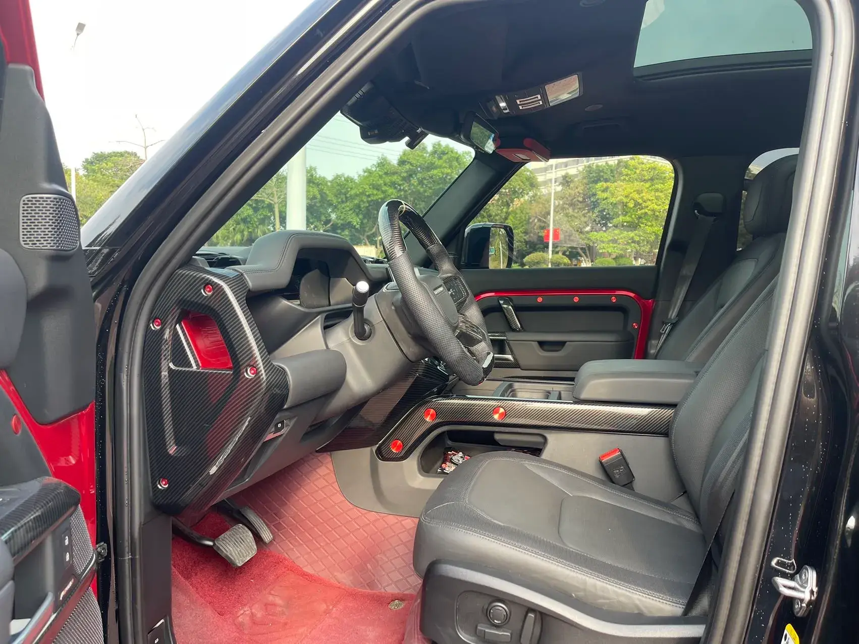 2023 LAND ROVER thumbnail 4