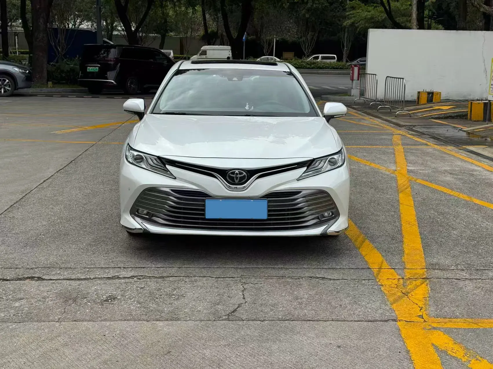 2019 TOYOTA CAMRY thumbnail 3