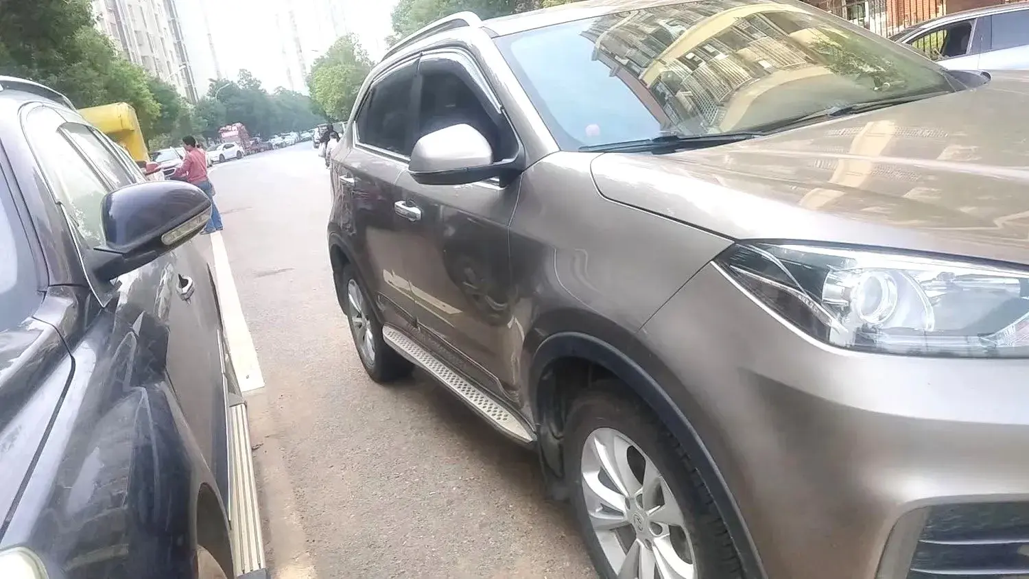 2017 MG GS thumbnail 3