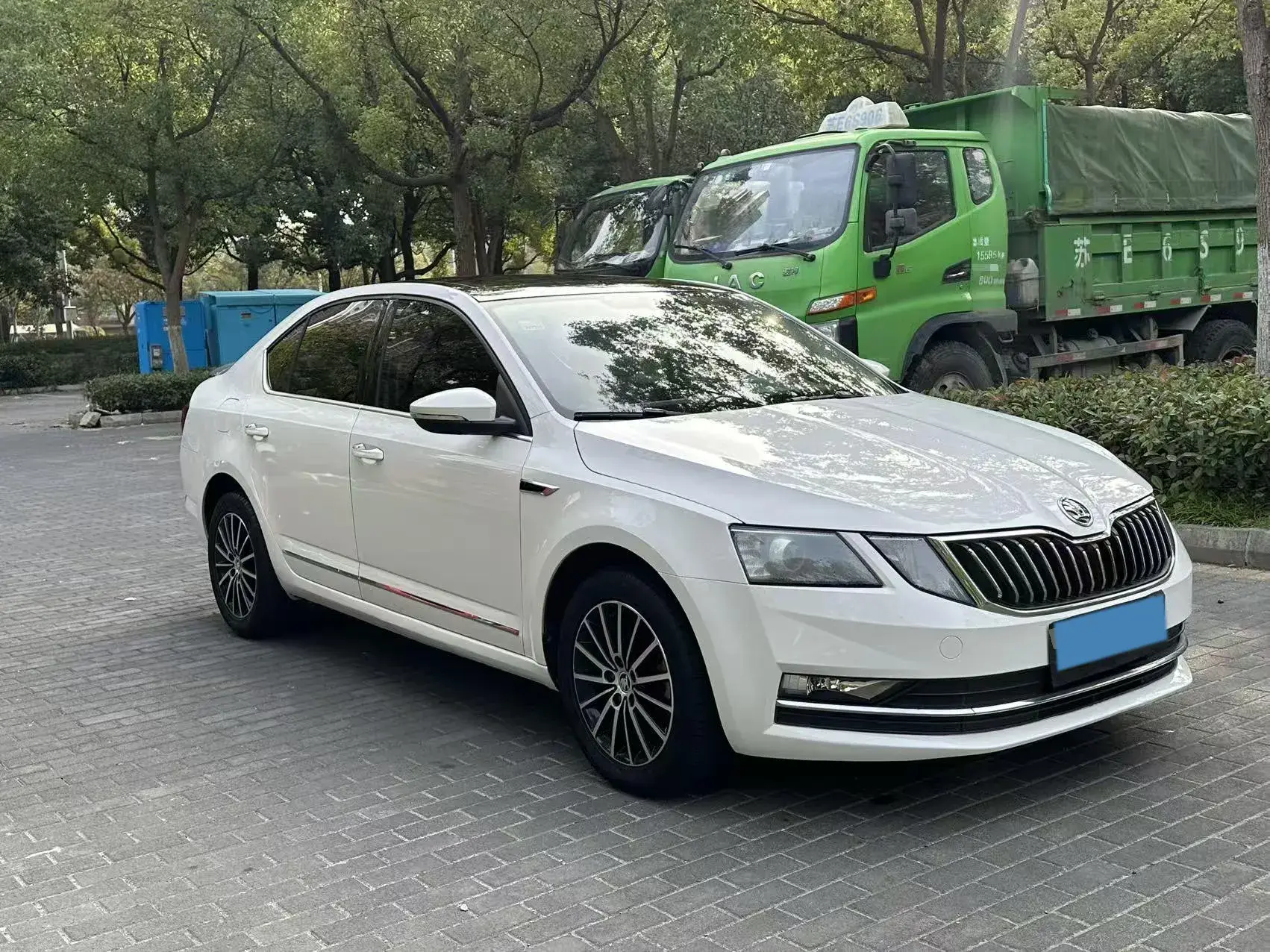 2019 SKODA OCTAVIA thumbnail 3