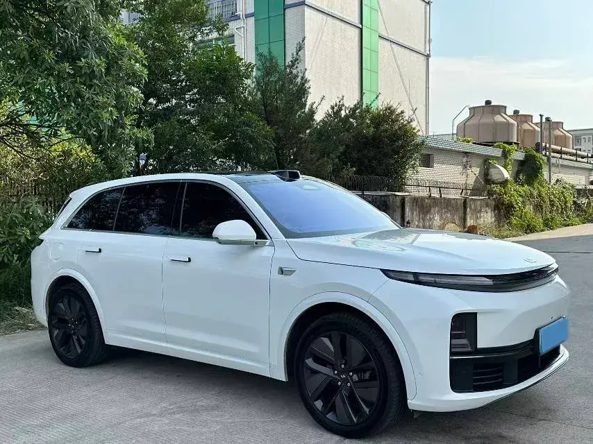 2024 LI L7 thumbnail 3