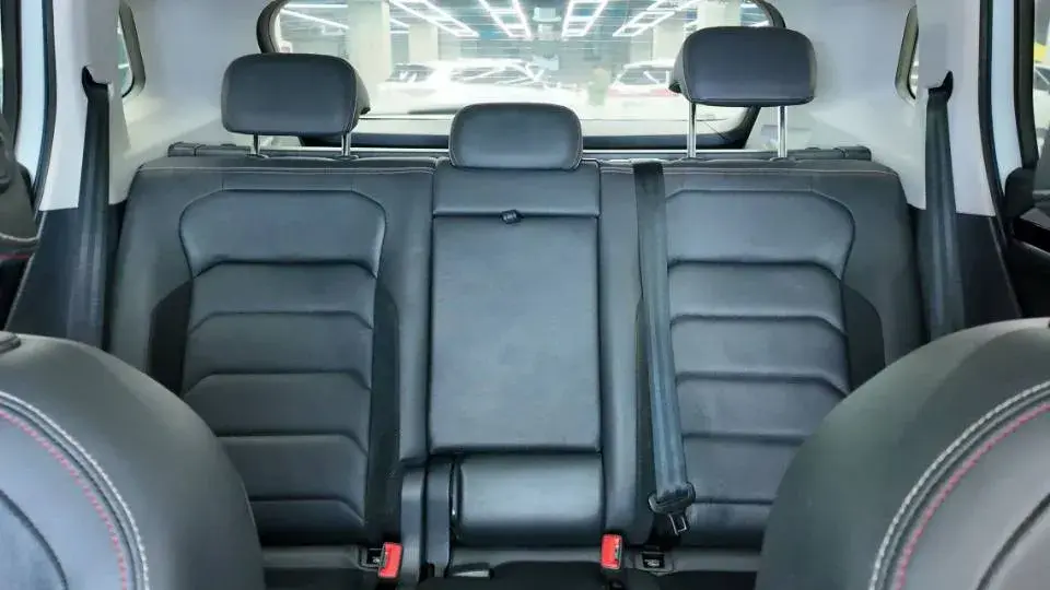 2019 VOLKSWAGEN TAYRON thumbnail 4