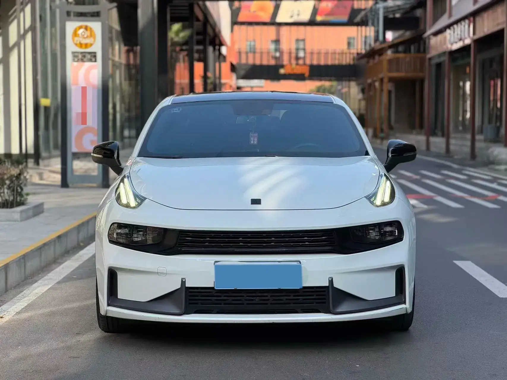 2019 LYNK&CO 03 thumbnail 2