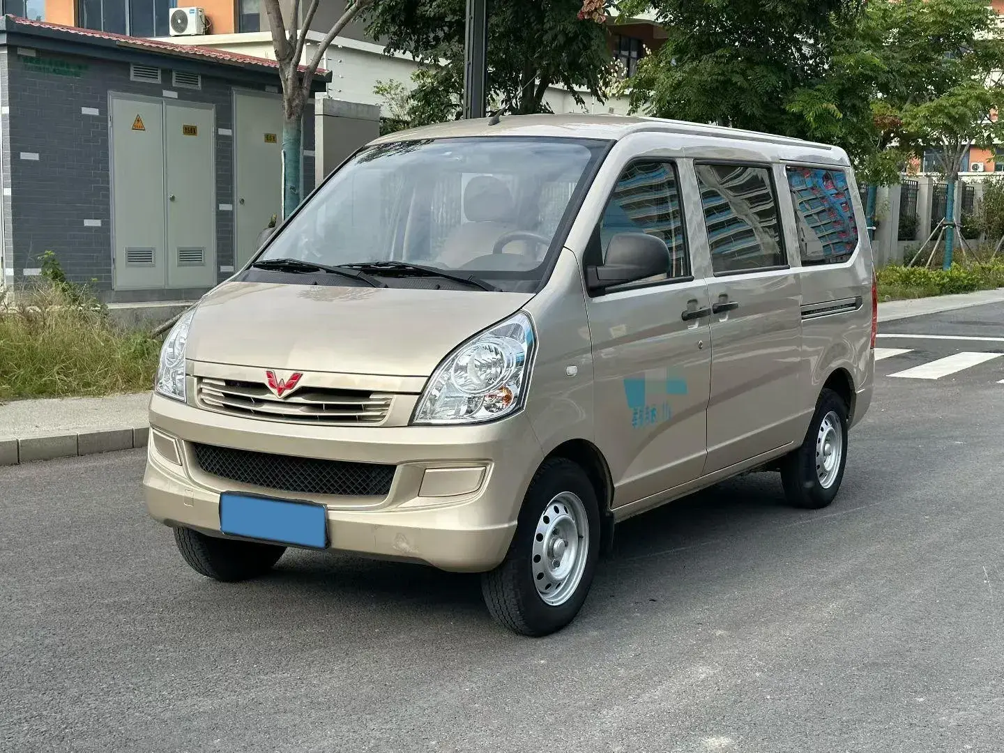 2022 WULING RONGGUANG view 1