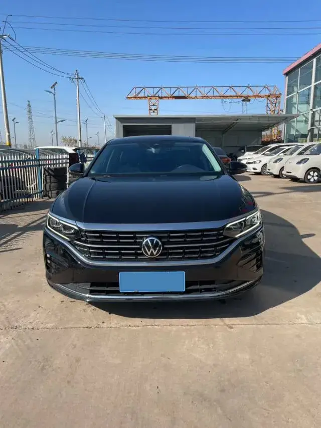 2022 VOLKSWAGEN PASSAT thumbnail 2
