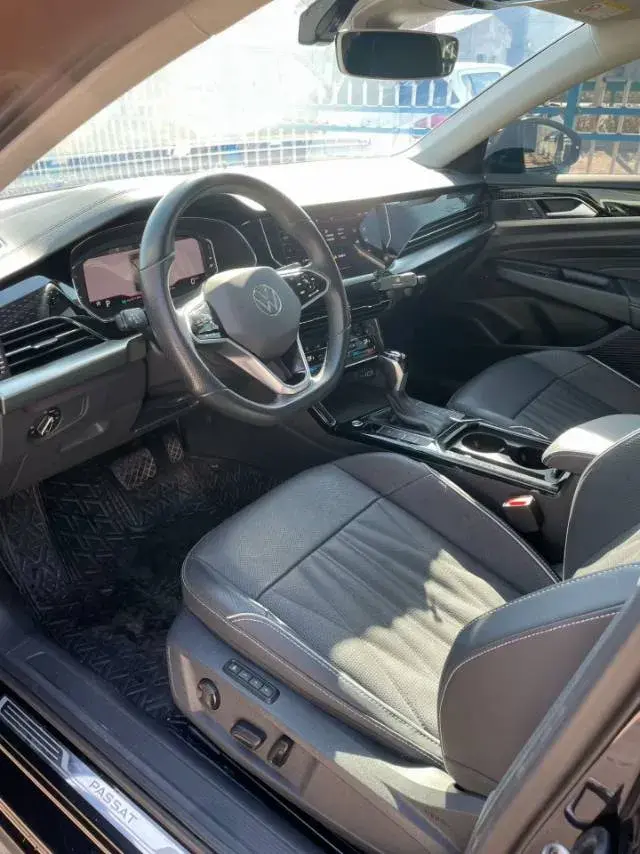 2022 VOLKSWAGEN PASSAT thumbnail 4