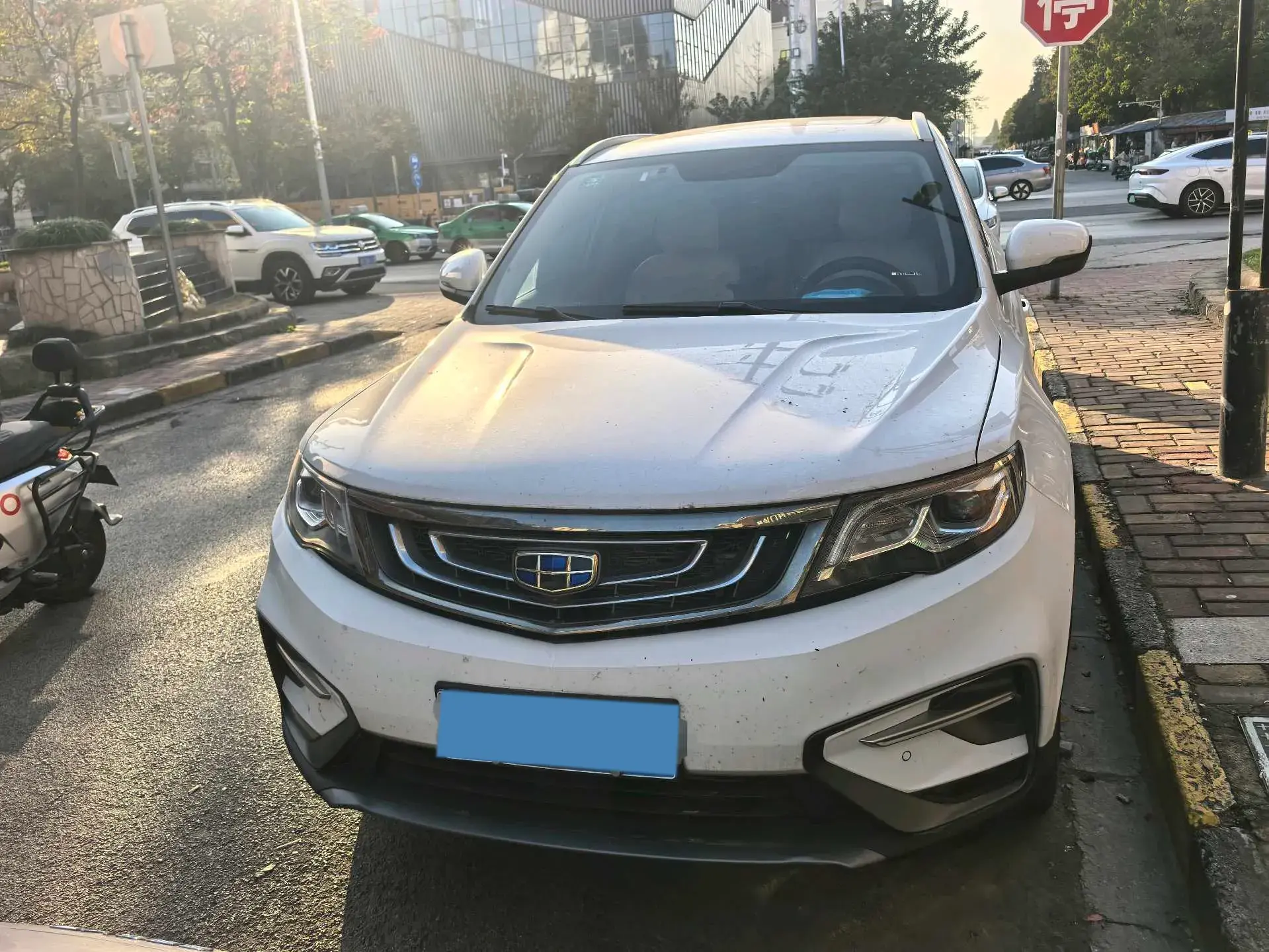 2018 GEELY AZKARRA thumbnail 3