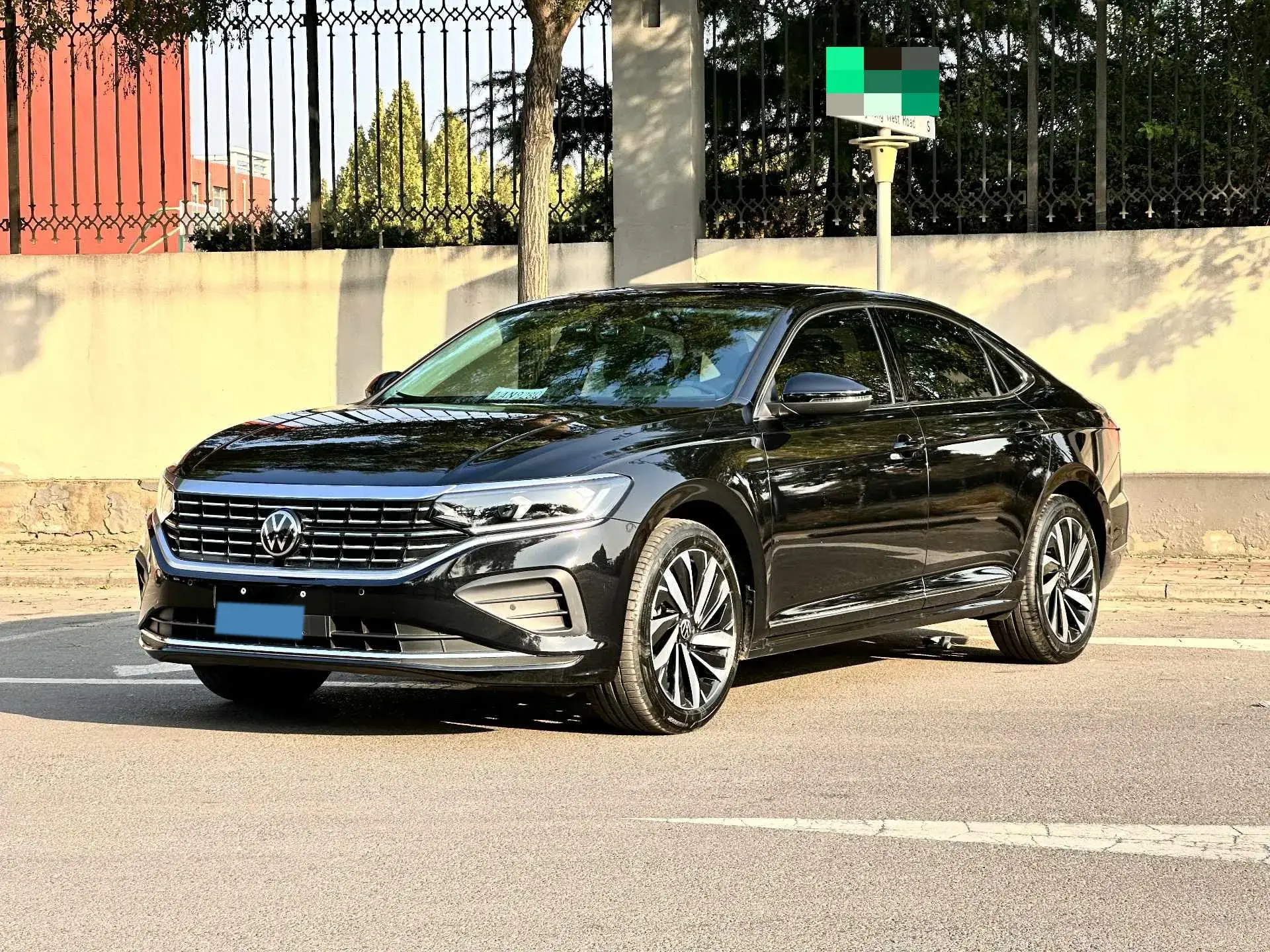 2024 VOLKSWAGEN PASSAT view 1