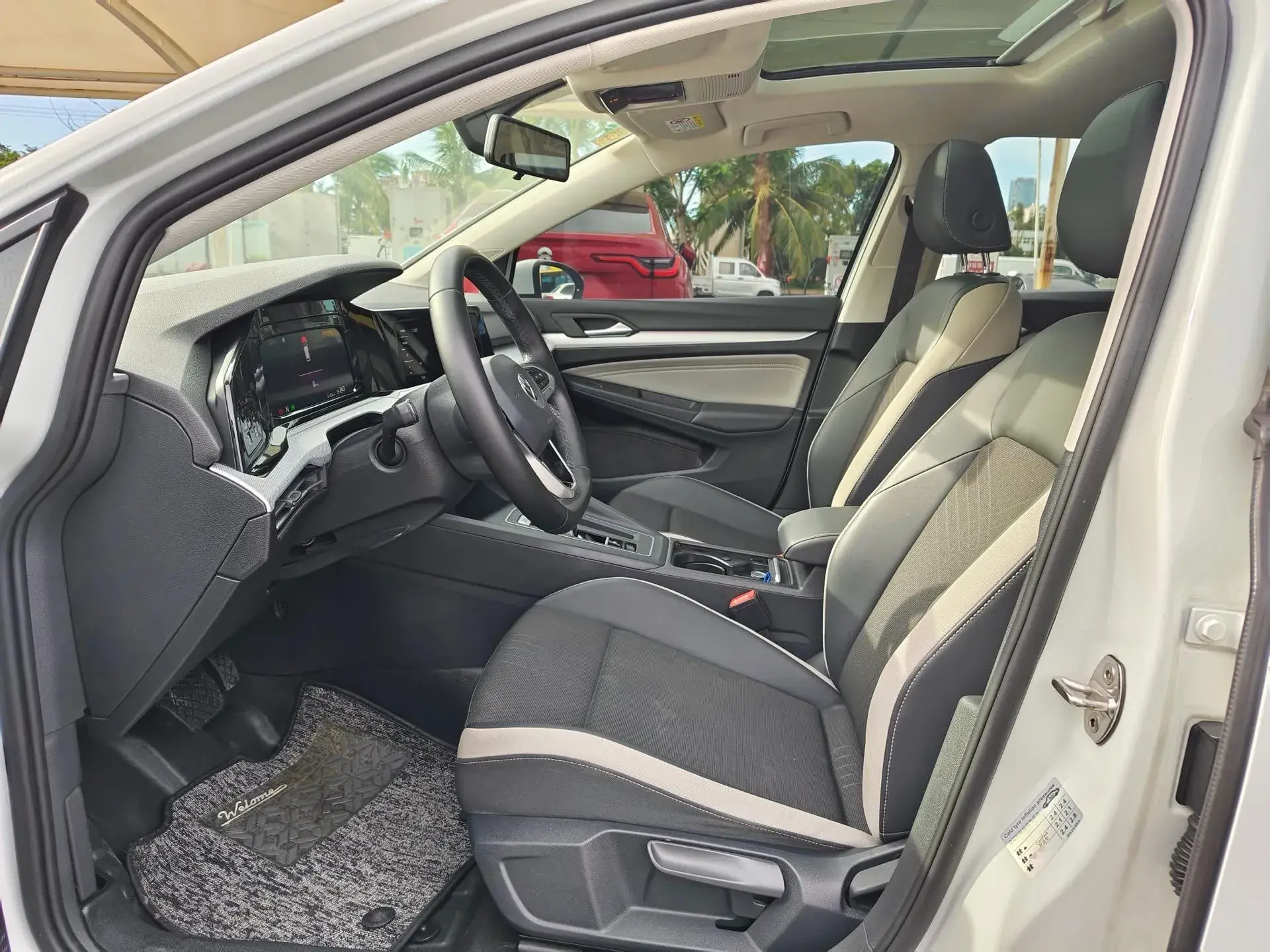 2021 VOLKSWAGEN GOLF thumbnail 4