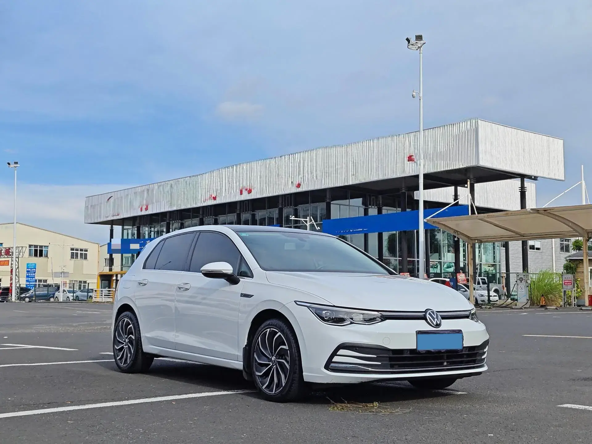 2021 VOLKSWAGEN GOLF thumbnail 3