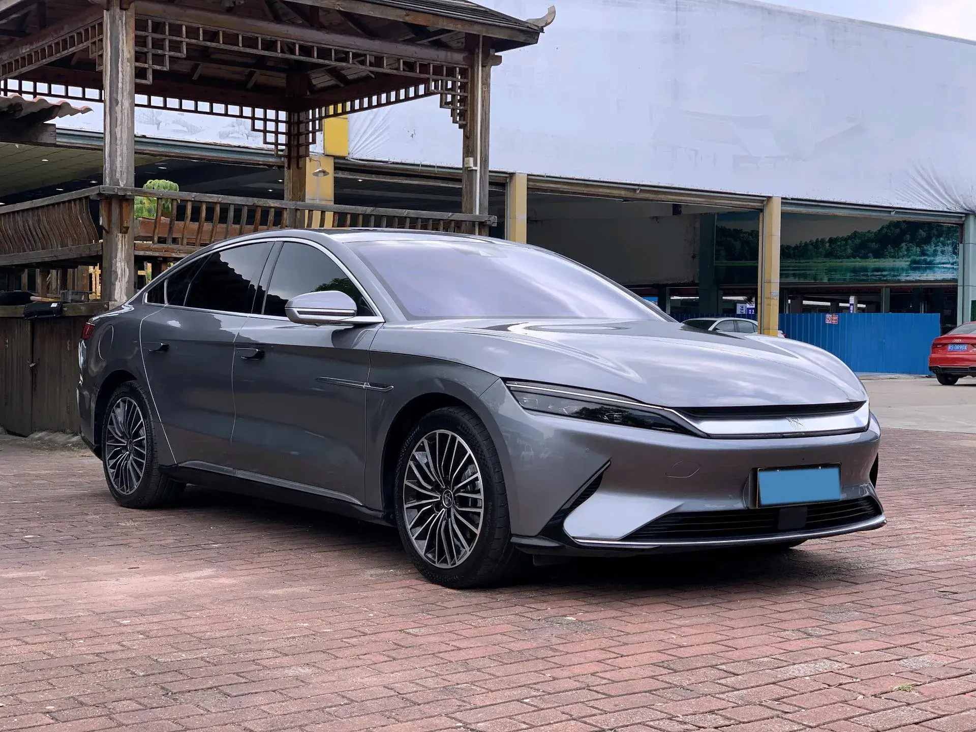 2020 BYD HAN thumbnail 2