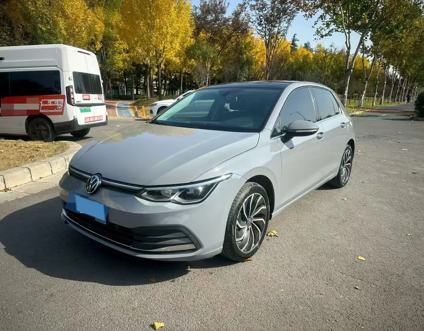 2023 VOLKSWAGEN GOLF view 1