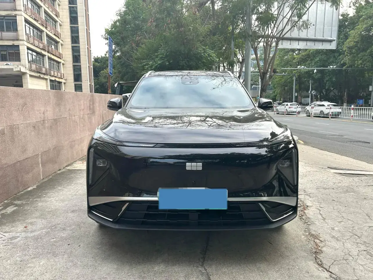 2025 GEELY GALAXY thumbnail 2