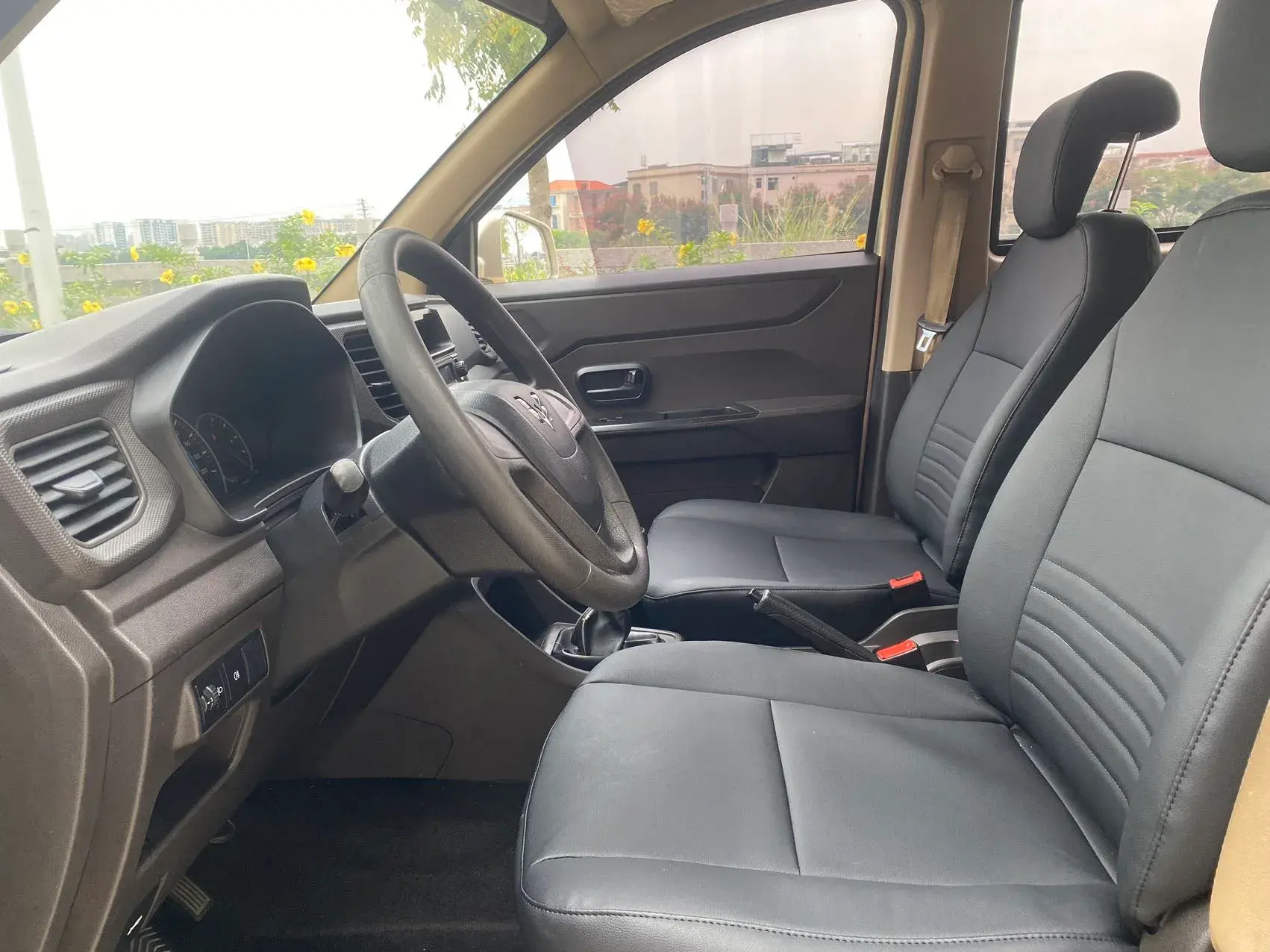 2019 WULING HONGGUANG thumbnail 4