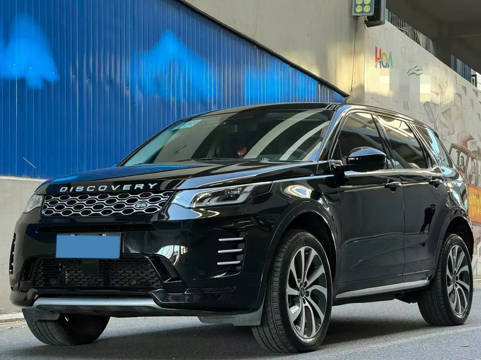 2024 LAND ROVER view 1