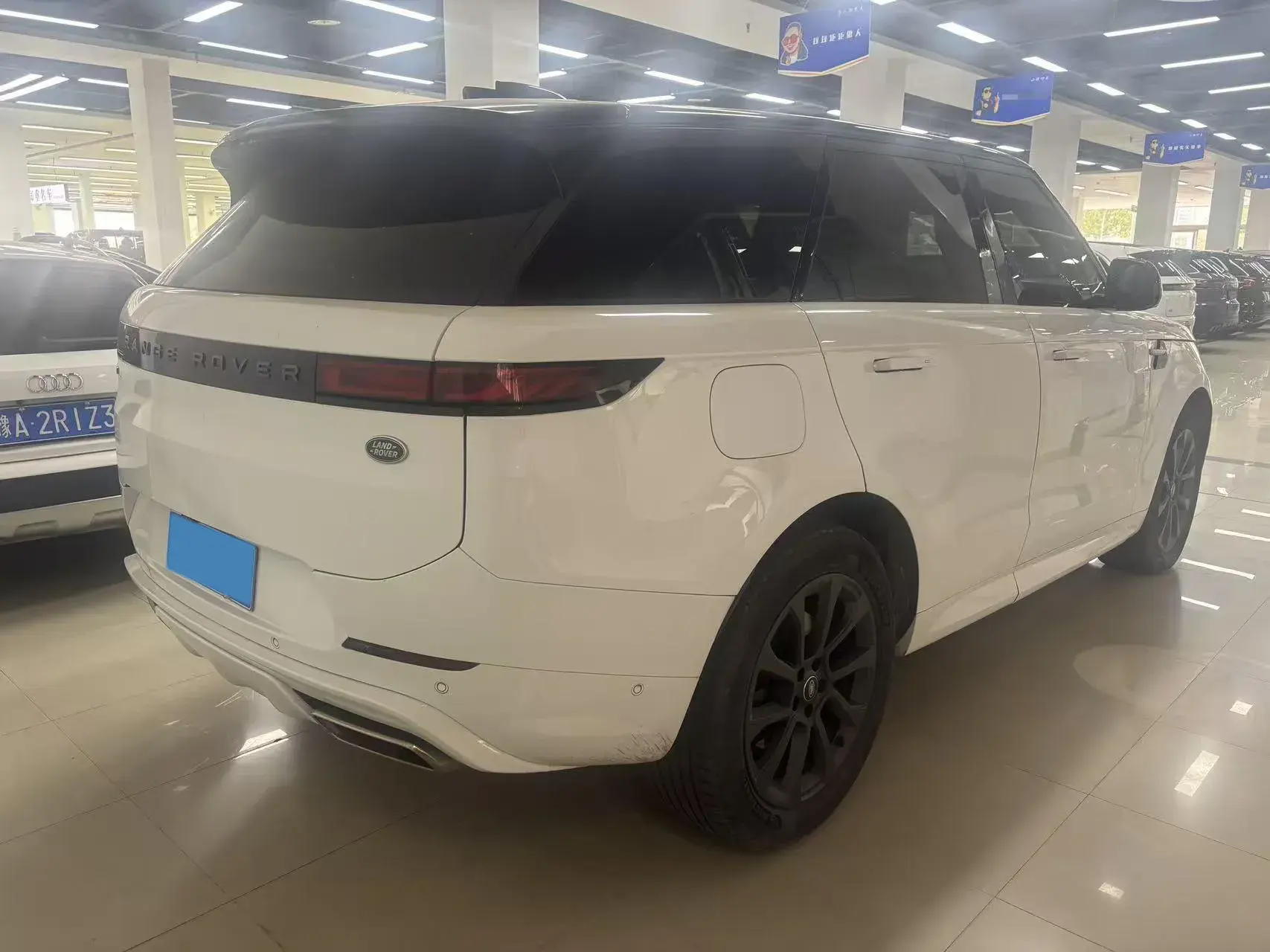 2024 LAND ROVER thumbnail 4