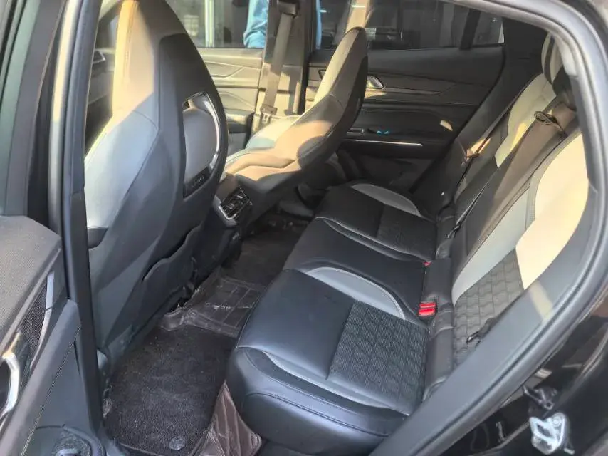 2023 LYNK&CO 05 thumbnail 3