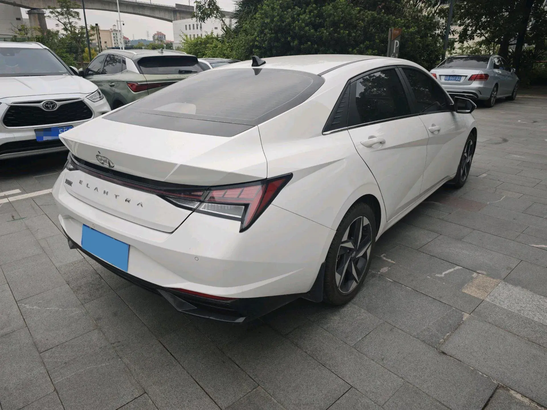 2021 HYUNDAI ELANTRA thumbnail 2