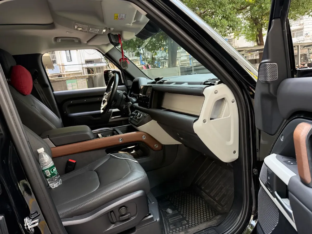 2024 Land Rover Defender 3.0T 400HP L6 8AT,autocango,china used car exporter,china ev exporter,chinese used car exporter,chinese used ev exporter
