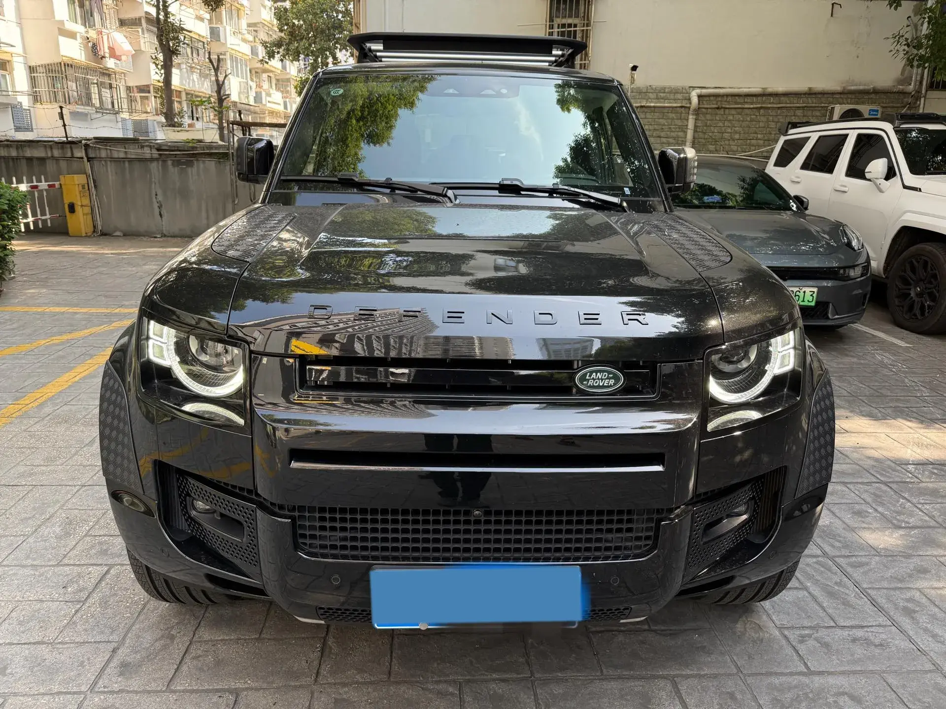 2024 LAND ROVER thumbnail 3