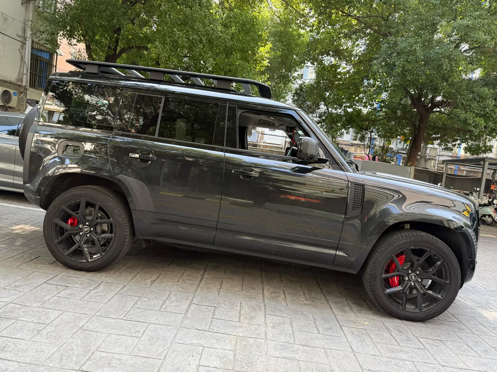 2024 LAND ROVER thumbnail 2