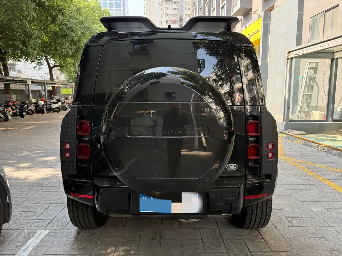 2024 Land Rover Defender 3.0T 400HP L6 8AT,autocango,china used car exporter,china ev exporter,chinese used car exporter,chinese used ev exporter