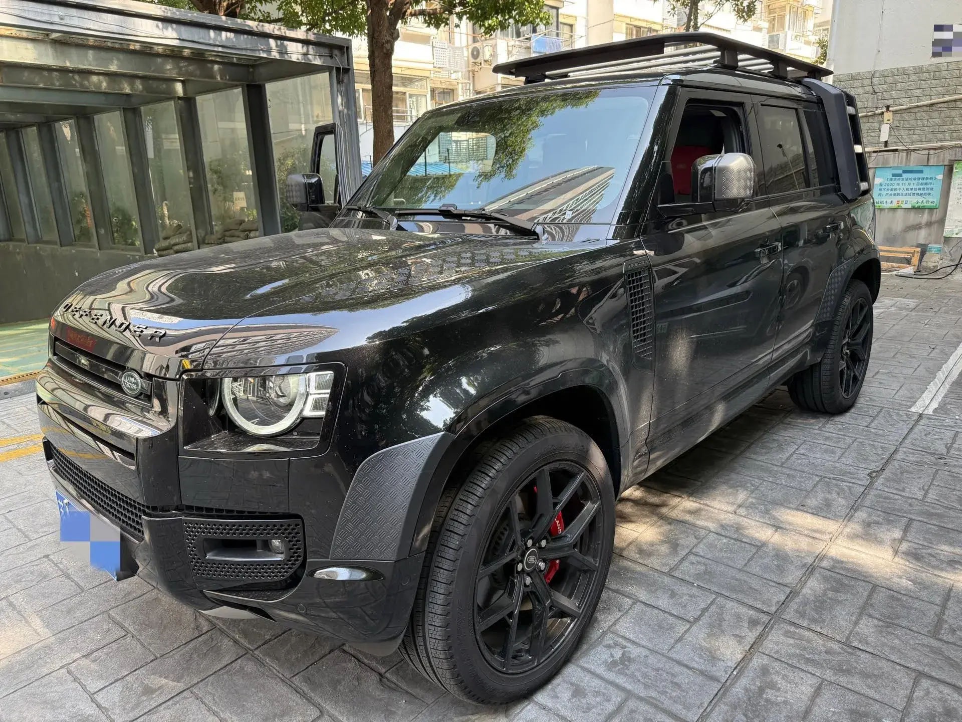 2024 LAND ROVER view 1