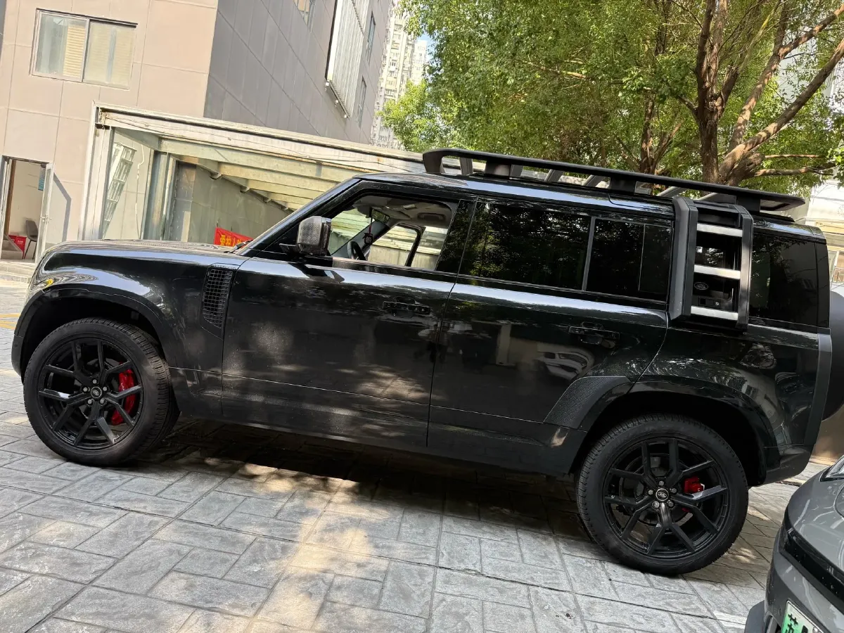 2024 Land Rover Defender 3.0T 400HP L6 8AT,autocango,china used car exporter,china ev exporter,chinese used car exporter,chinese used ev exporter