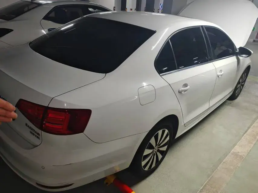 2018 VOLKSWAGEN SAGITAR thumbnail 3