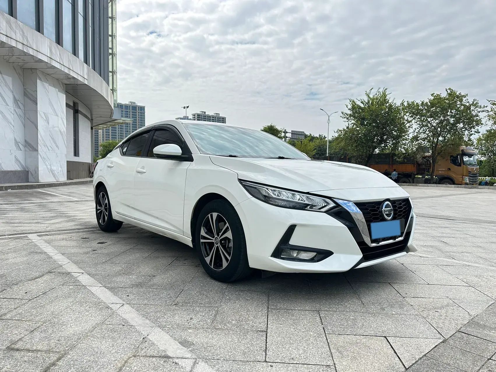 2021 NISSAN SYLPHY thumbnail 2