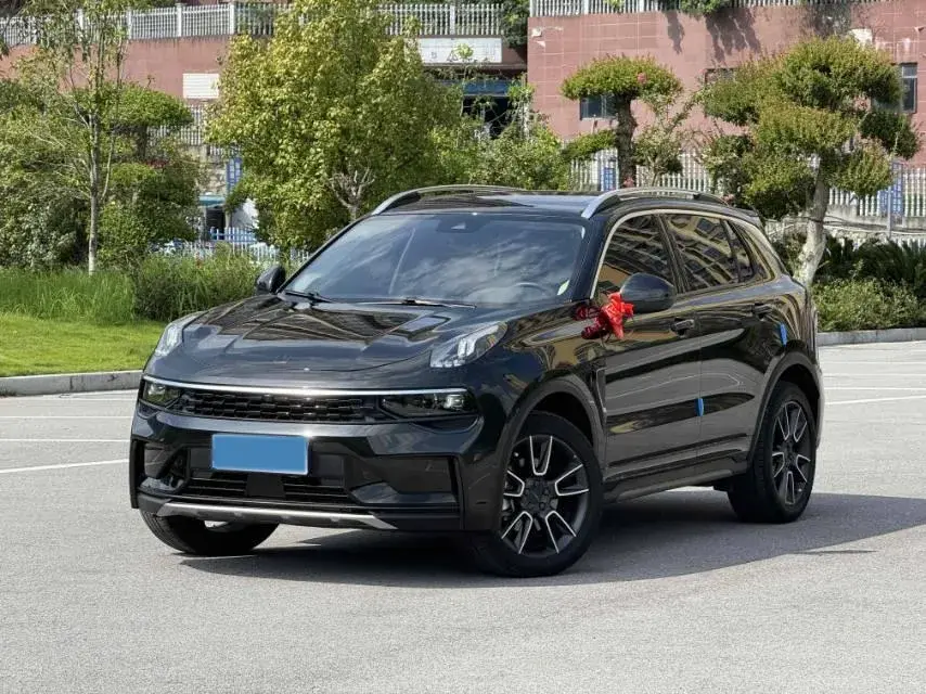 2021 LYNK&CO 01 view 1
