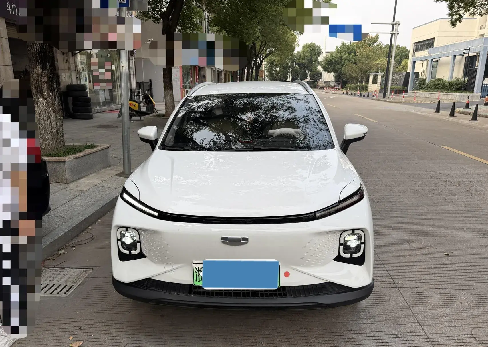 2024 GEOMETRY E thumbnail 3