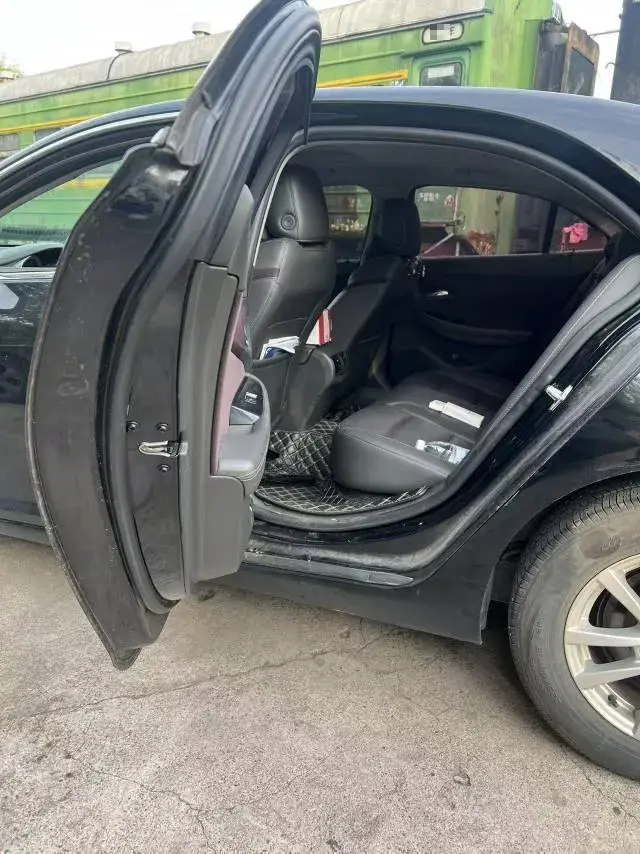 2018 CHEVROLET MALIBU thumbnail 4