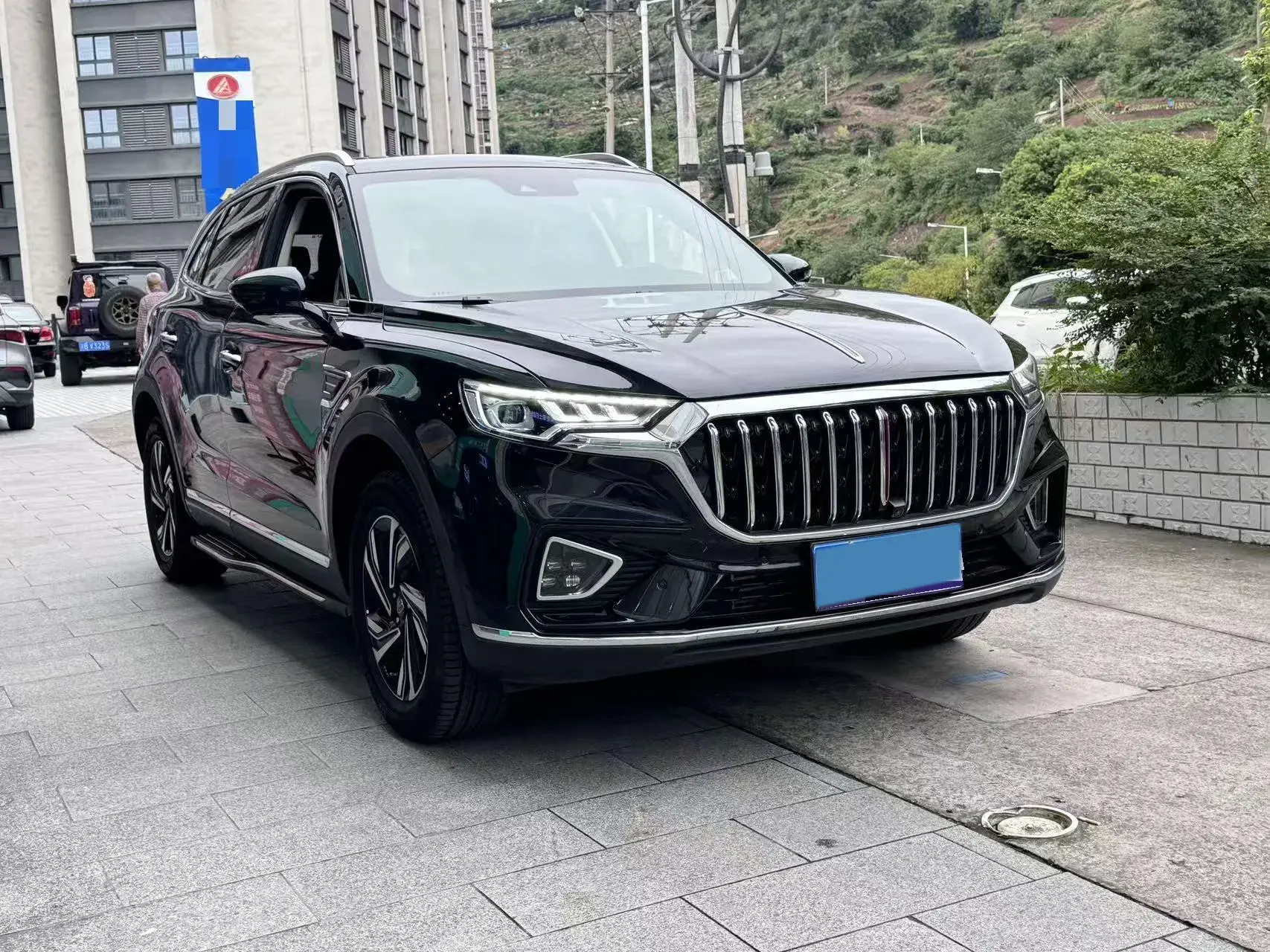 2022 HONGQI HS5 thumbnail 3